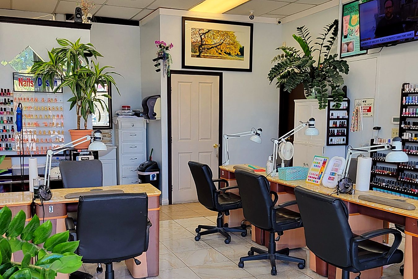Manicure Bar at Nails Effects