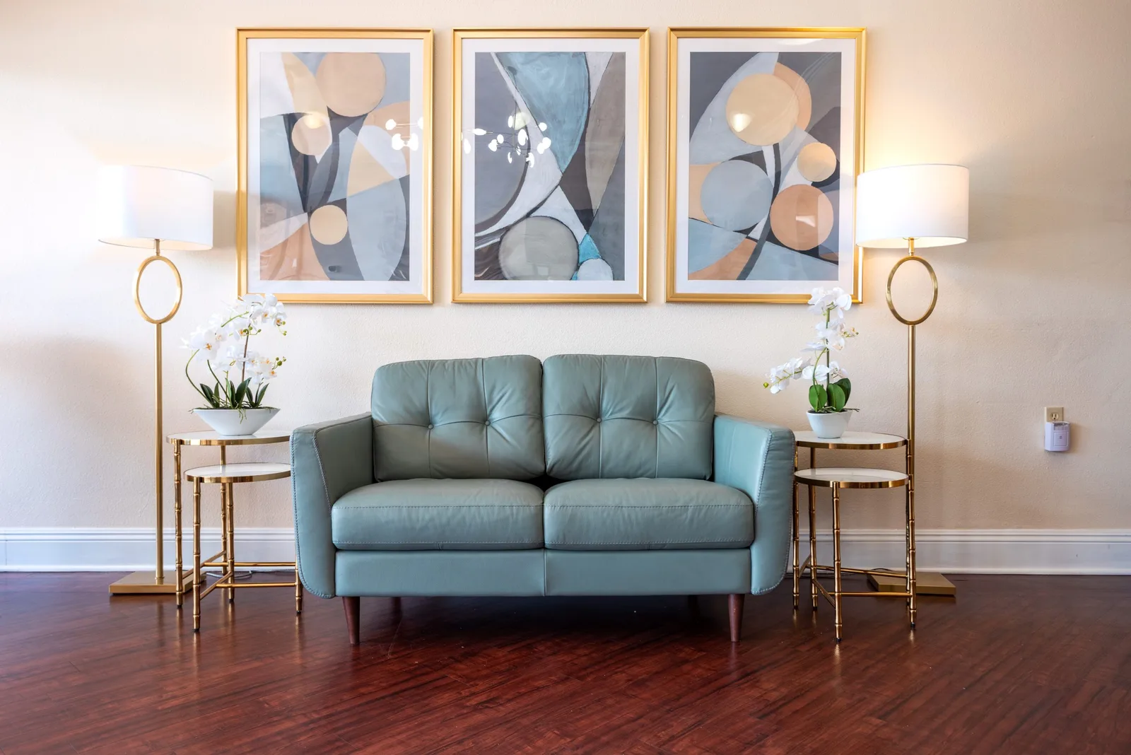 A quiet lounge corner with soft seating